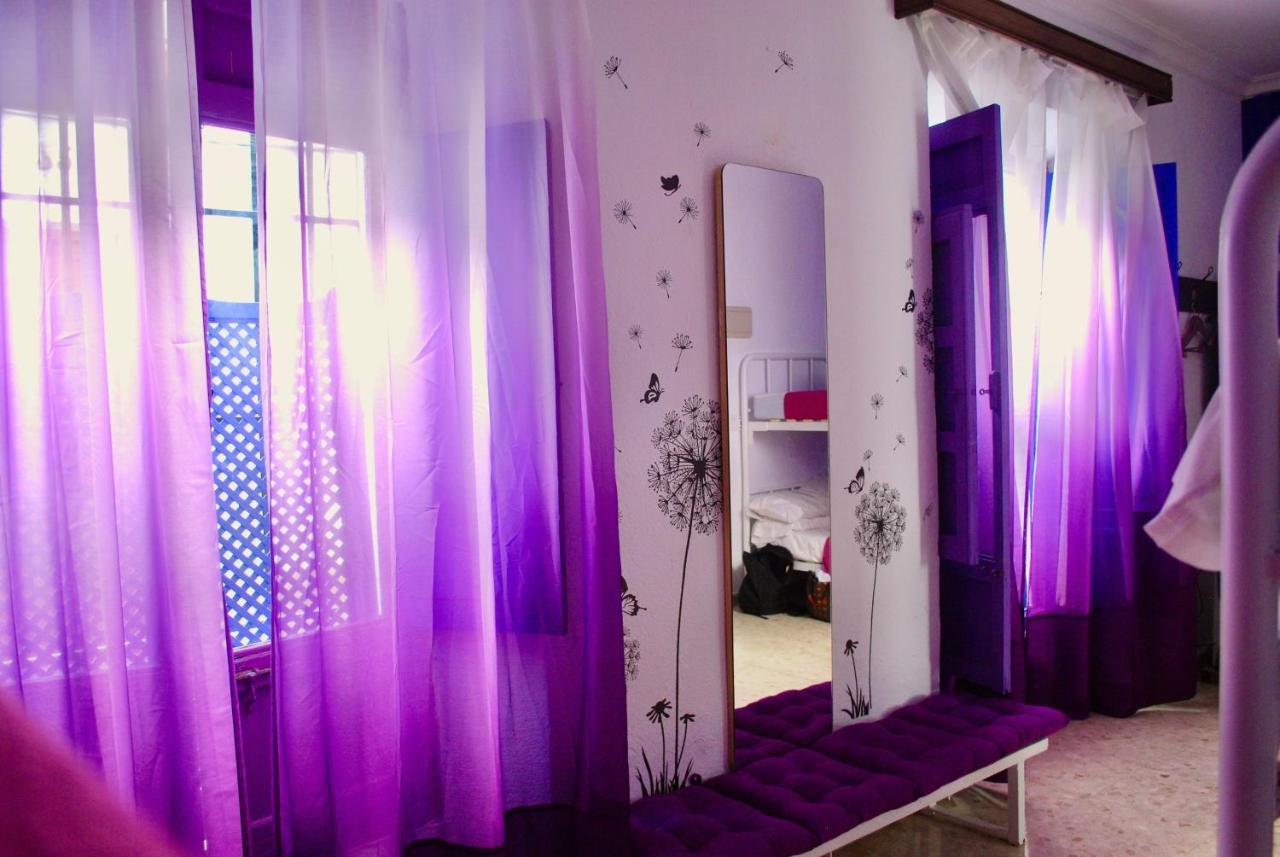 Posto Letto Singolo in Dormitorio Misto con 6 Letti